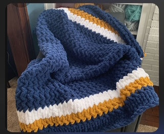 Customized Chunky Knit Blankets