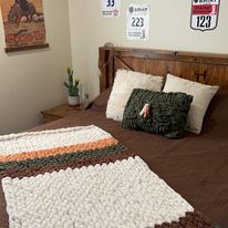 Customized Chunky Knit Blankets
